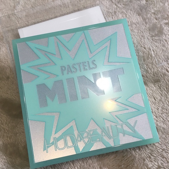 Huda Beauty Mint Pastel Obsession Eyeshadow Palette BNIB - Picture 7 of 16
